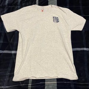Hanes Men's T-Shirt Size Medium Grey